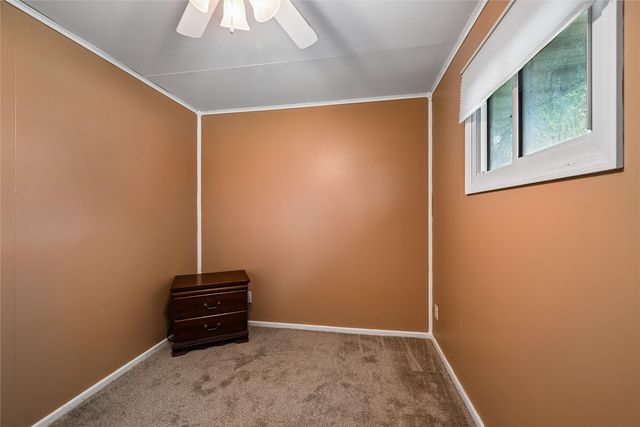 2430 3rd Avenue, Marion, IA 52302