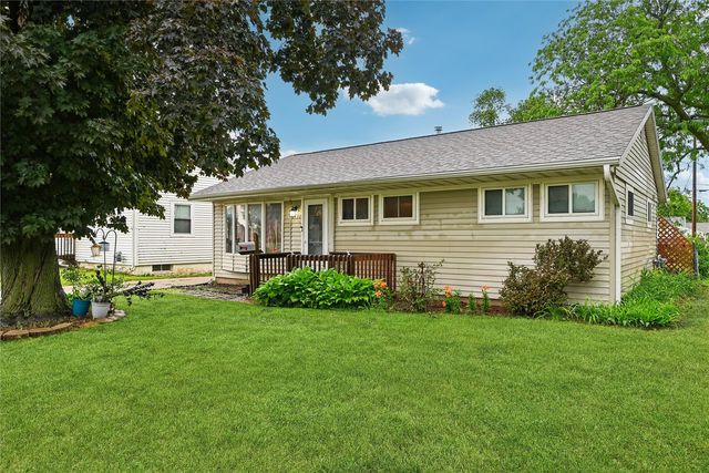 2430 3rd Avenue, Marion, IA 52302