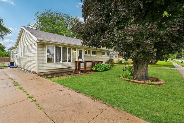 2430 3rd Avenue, Marion, IA 52302