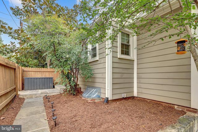 1130 17TH ST S, Arlington, VA 22202