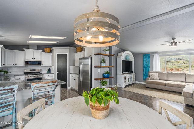 701 W 7th Avenue, Sun Valley, NV 89433