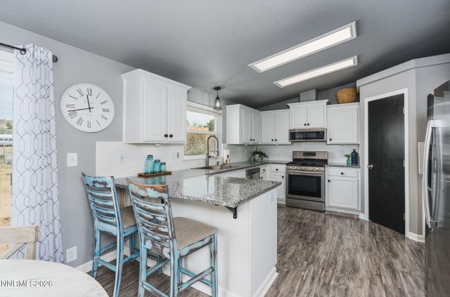 701 W 7th Avenue, Sun Valley, NV 89433