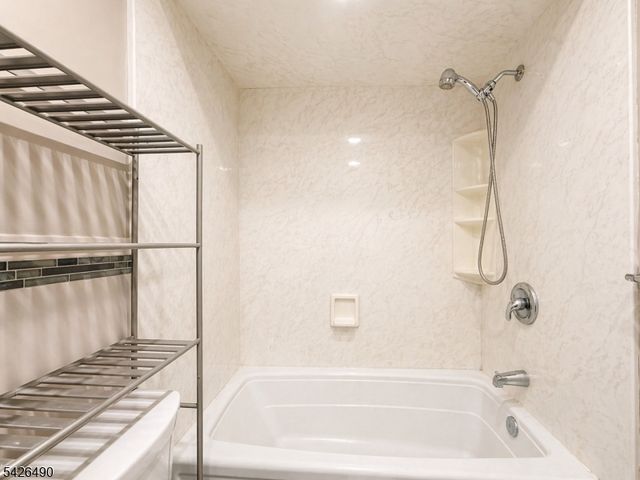 904 Merritt Dr D, Hillsborough Twp., NJ 08844