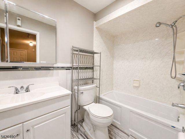 904 Merritt Dr D, Hillsborough Twp., NJ 08844