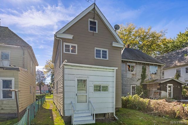 2424 Cudaback Avenue, Niagara Falls, NY 14303