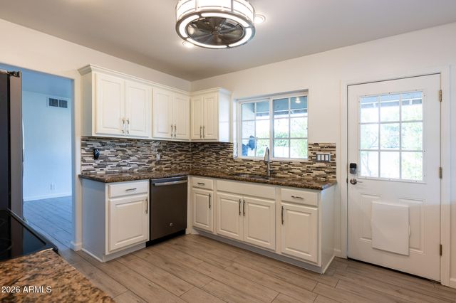 8322 E WILSHIRE Drive, Scottsdale, AZ 85257