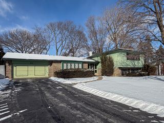 824 N Harrow Court, Addison, IL 60101