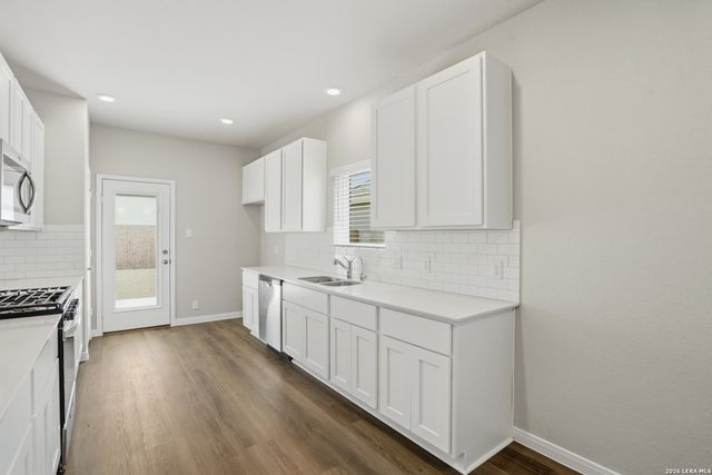 2598 Downsbury Road, New Braunfels, TX 78130