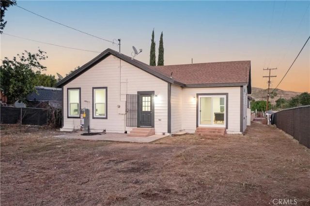 19241 Envoy Avenue, Corona, CA 92881