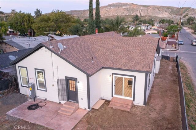 19241 Envoy Avenue, Corona, CA 92881