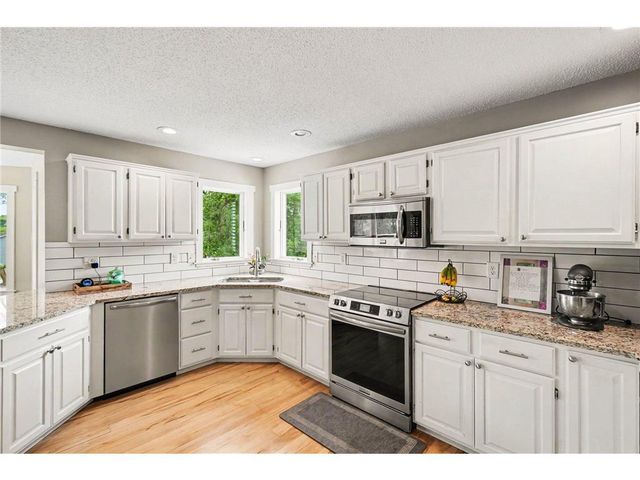 685 Flora Square, Prescott, WI 54021