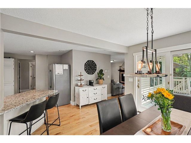 685 Flora Square, Prescott, WI 54021