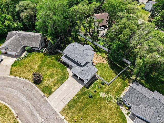 685 Flora Square, Prescott, WI 54021