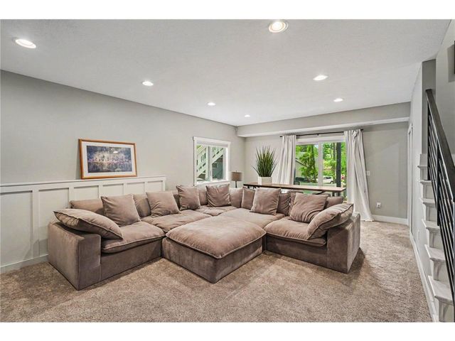 685 Flora Square, Prescott, WI 54021