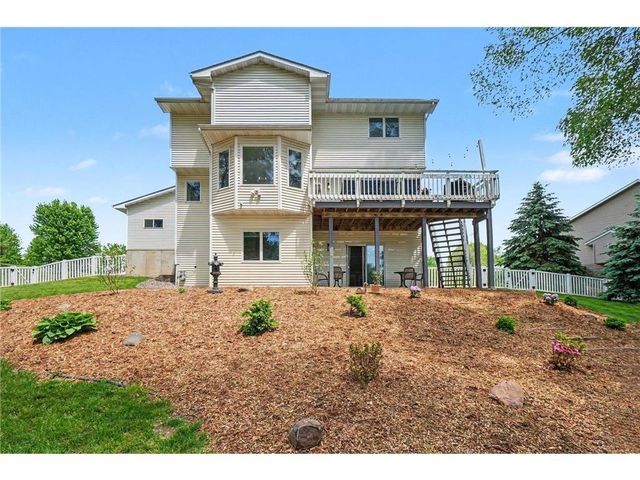685 Flora Square, Prescott, WI 54021