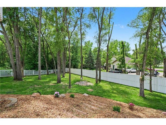 685 Flora Square, Prescott, WI 54021