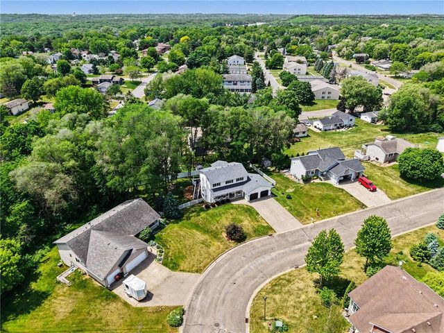 685 Flora Square, Prescott, WI 54021