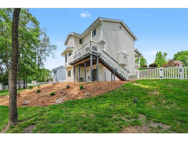 685 Flora Square, Prescott, WI 54021