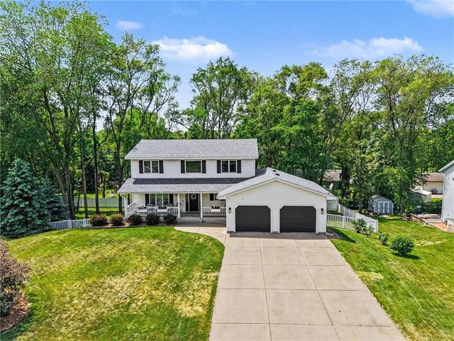 685 Flora Square, Prescott, WI 54021