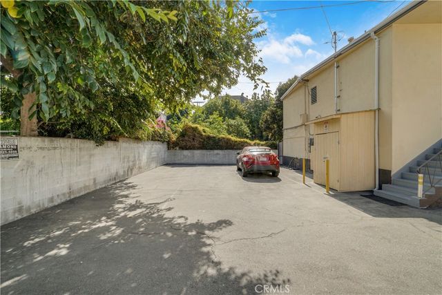 1143 W 28th, Los Angeles, CA 90007