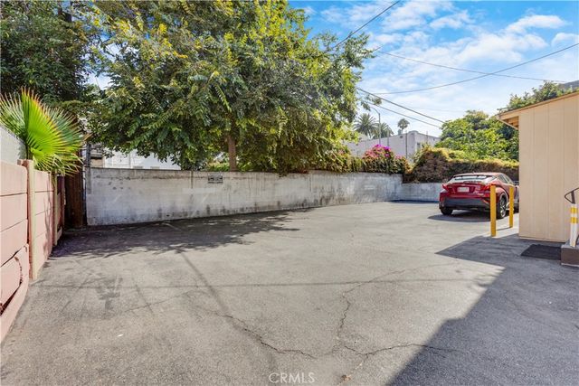 1143 W 28th, Los Angeles, CA 90007