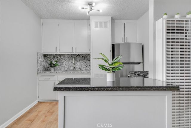 1143 W 28th, Los Angeles, CA 90007