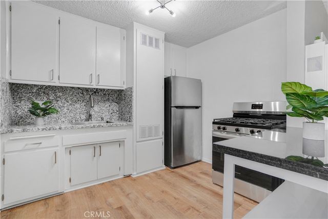 1143 W 28th, Los Angeles, CA 90007