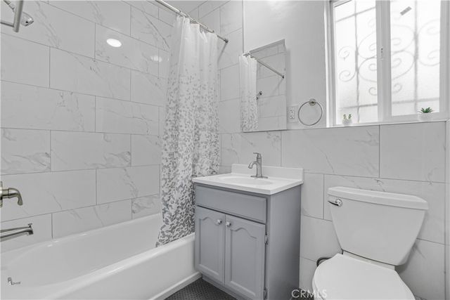 1143 W 28th, Los Angeles, CA 90007