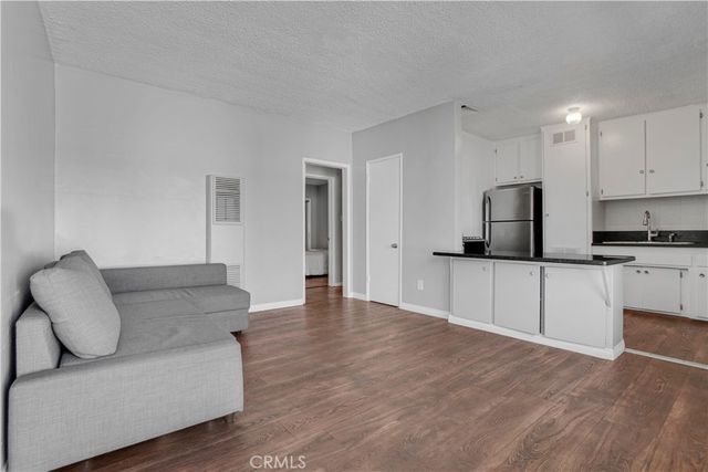 1143 W 28th, Los Angeles, CA 90007