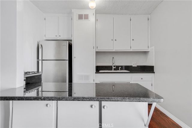1143 W 28th, Los Angeles, CA 90007