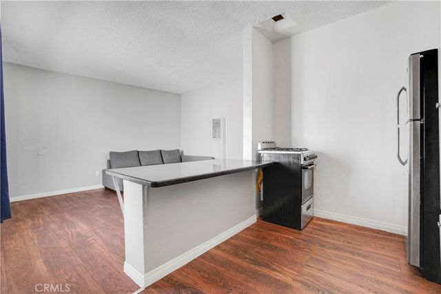 1143 W 28th, Los Angeles, CA 90007
