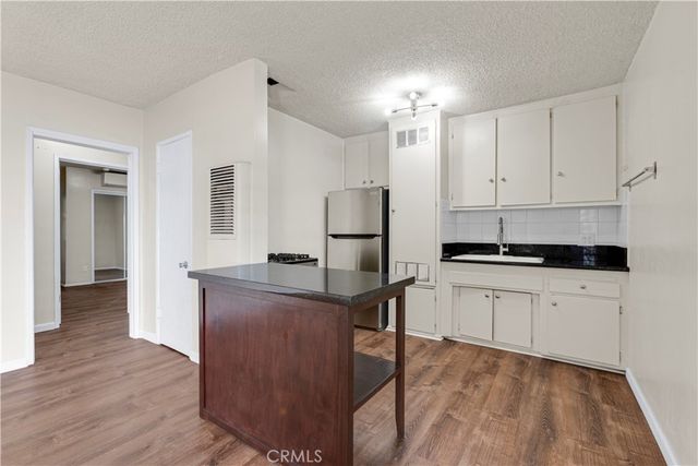 1143 W 28th, Los Angeles, CA 90007