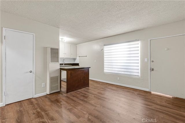 1143 W 28th, Los Angeles, CA 90007