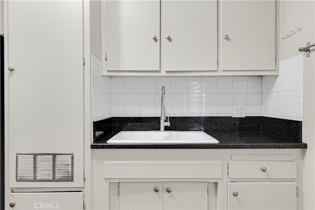 1143 W 28th, Los Angeles, CA 90007