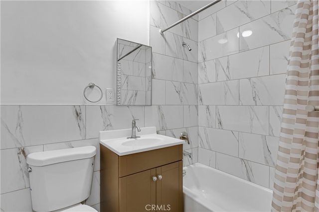 1143 W 28th, Los Angeles, CA 90007