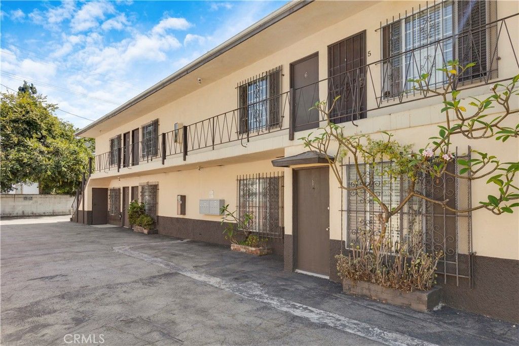 1143 W 28th, Los Angeles, CA 90007