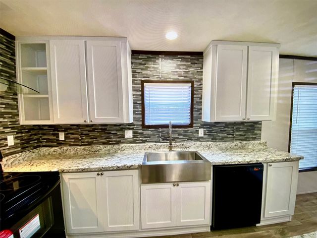3909 Valley Ridge Drive, Granbury, TX 76048