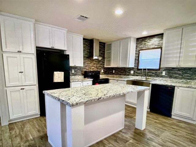 3909 Valley Ridge Drive, Granbury, TX 76048