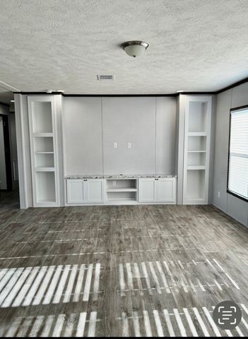 3909 Valley Ridge Drive, Granbury, TX 76048