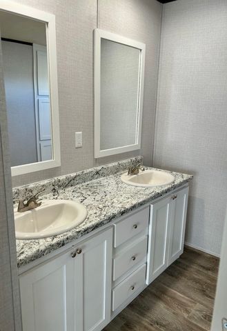 3909 Valley Ridge Drive, Granbury, TX 76048