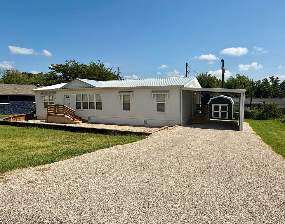 3909 Valley Ridge Drive, Granbury, TX 76048