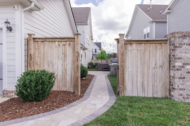 3453 Milford Dr, Thompsons Station, TN 37179