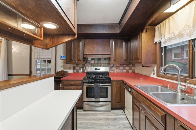 312 Flatwoods Rd, Vanderbilt, PA 15486