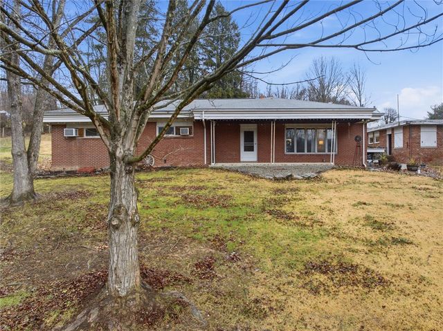 312 Flatwoods Rd, Vanderbilt, PA 15486