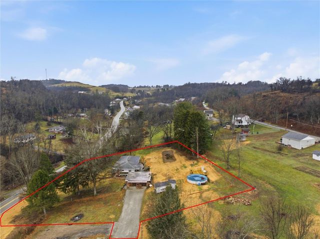 312 Flatwoods Rd, Vanderbilt, PA 15486