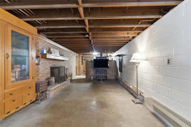 312 Flatwoods Rd, Vanderbilt, PA 15486