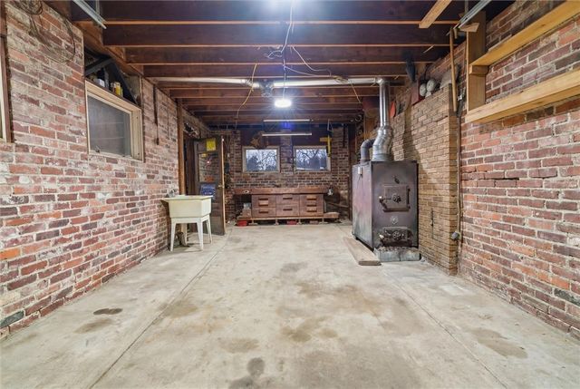 312 Flatwoods Rd, Vanderbilt, PA 15486