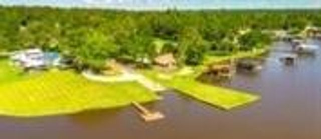 149 Hickory Hollow, Onalaska, TX 77360
