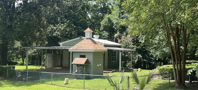 149 Hickory Hollow, Onalaska, TX 77360