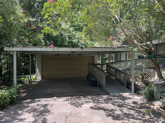 149 Hickory Hollow, Onalaska, TX 77360